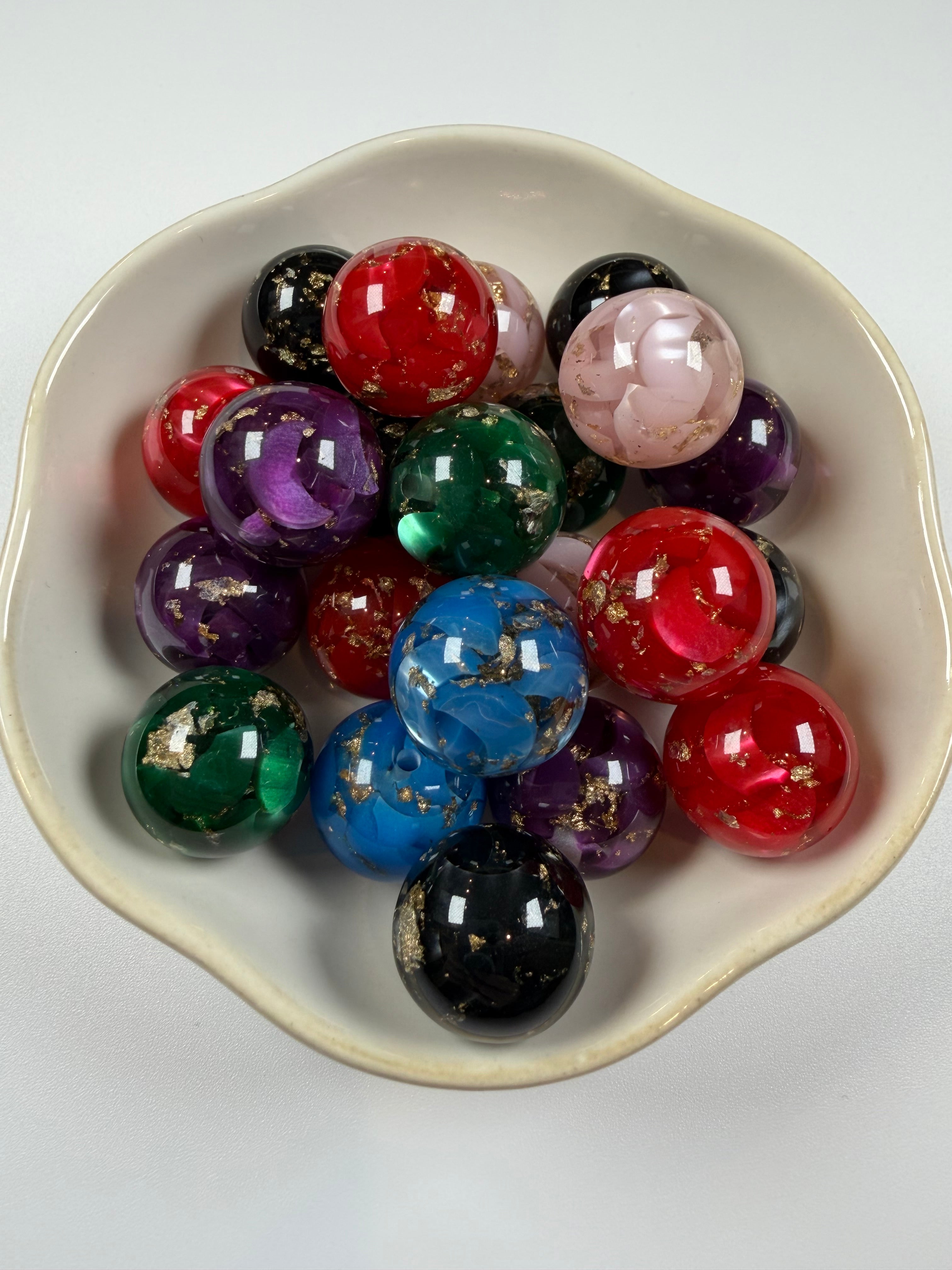 Gold Foil Inclusion 20mm Beads