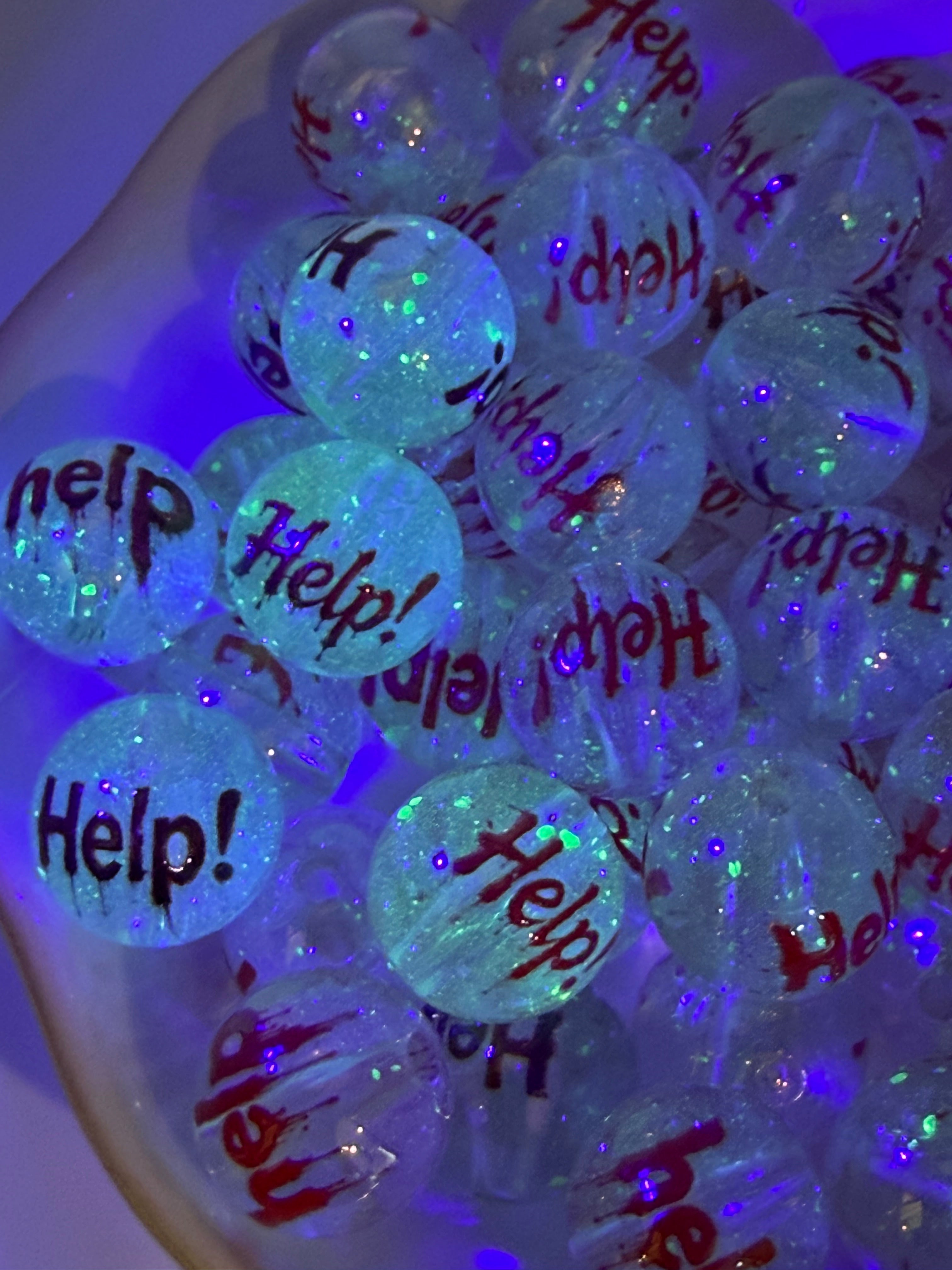 Bloody Help 16mm Beads