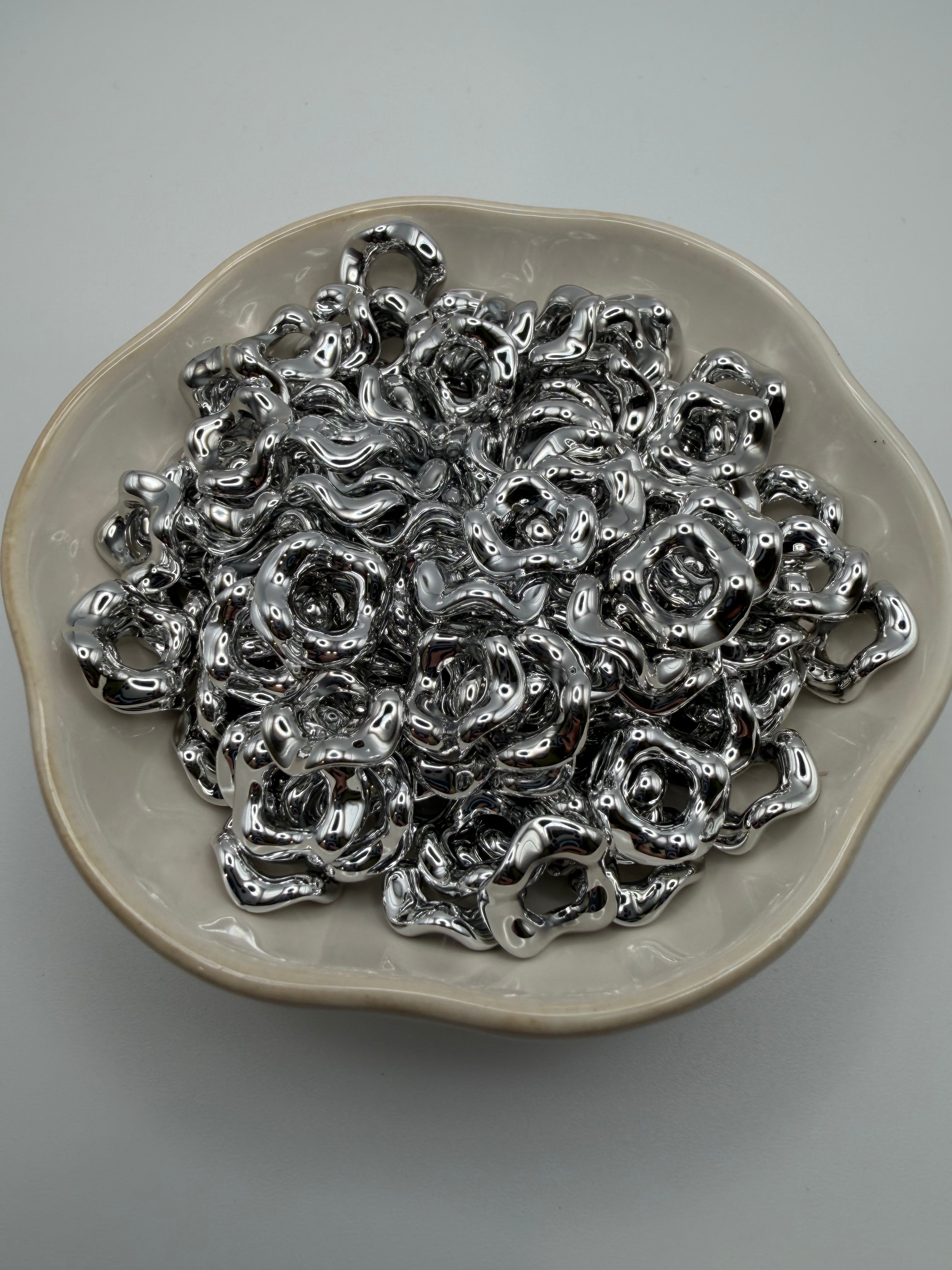 Metallic Wavy Spacers