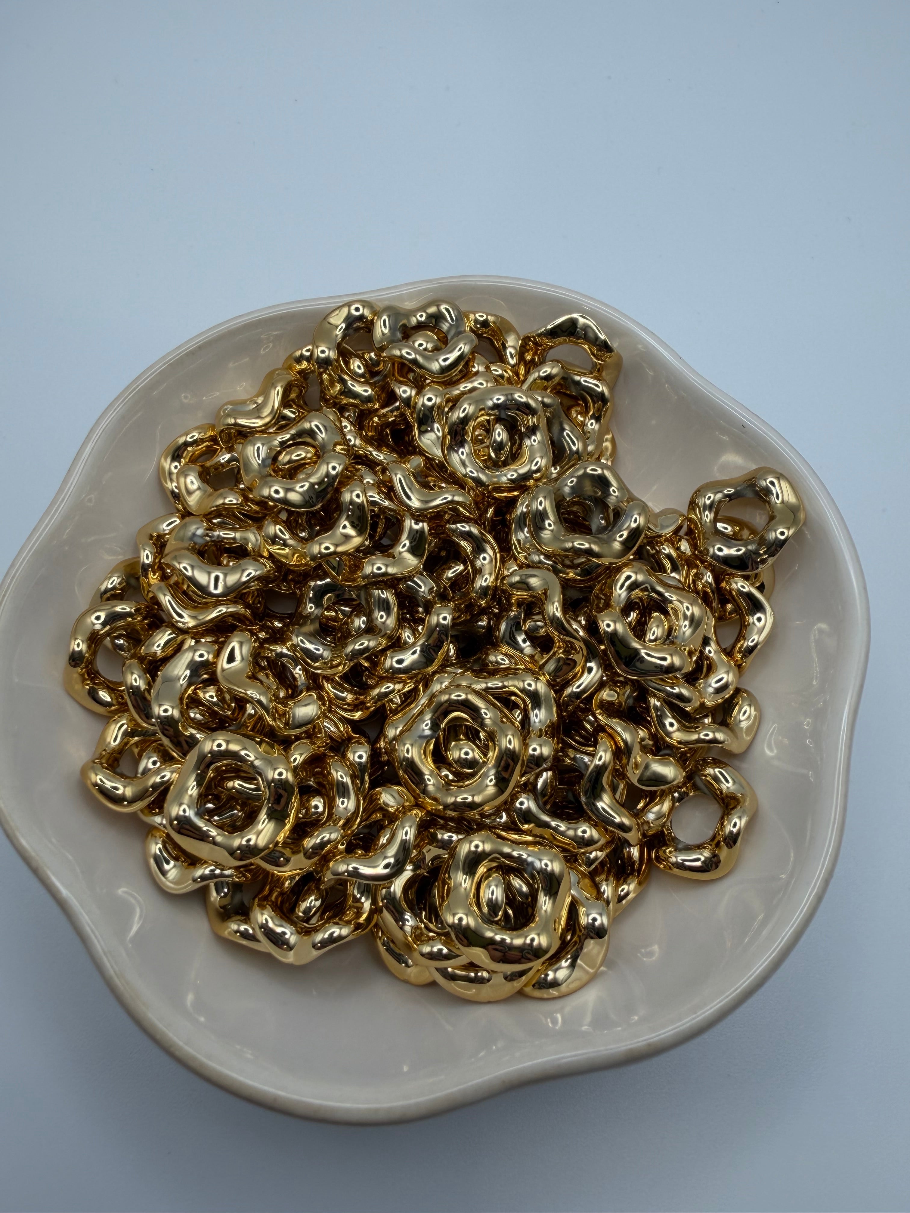 Metallic Wavy Spacers