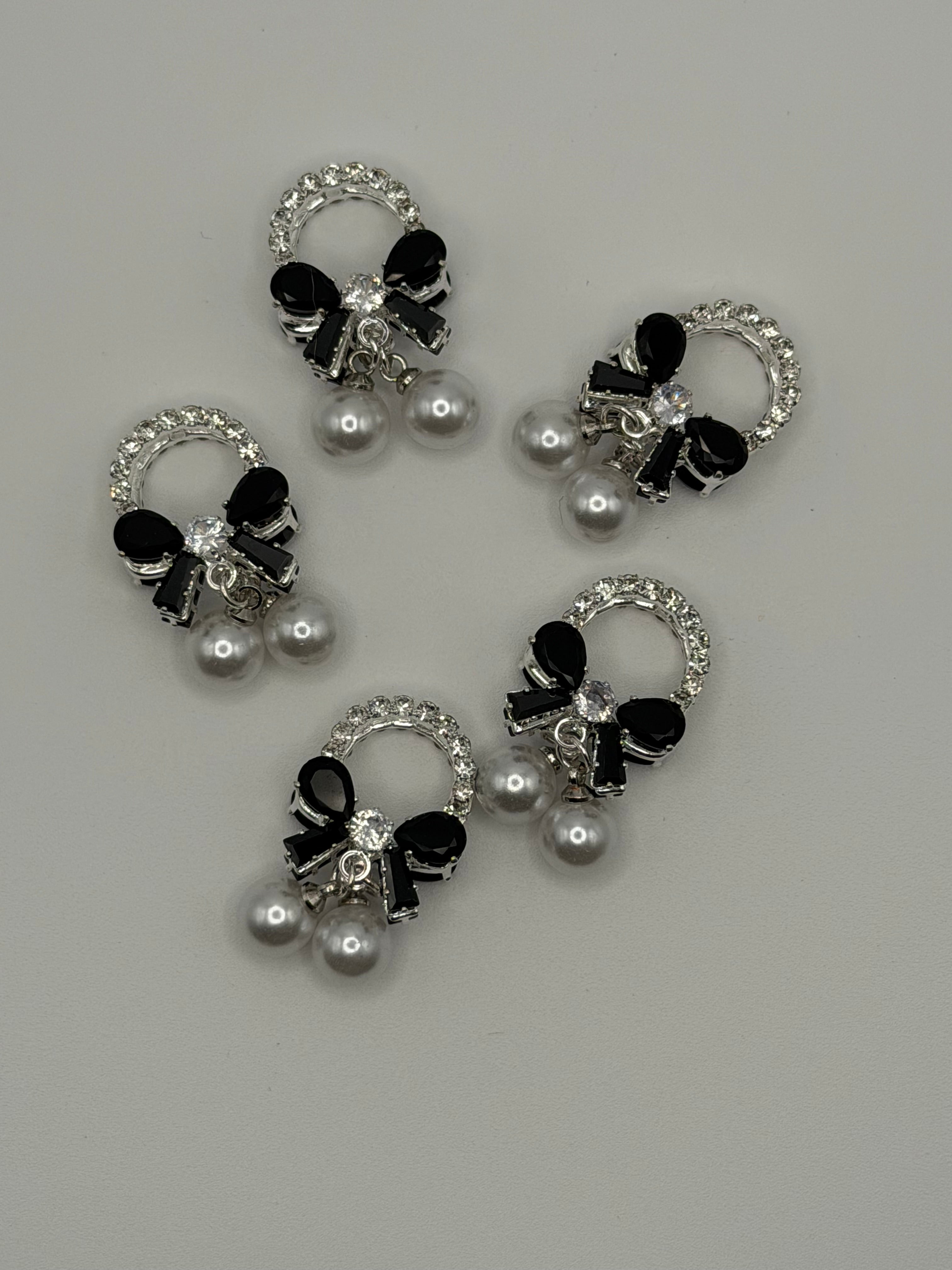 Black Bow Alloy Bead